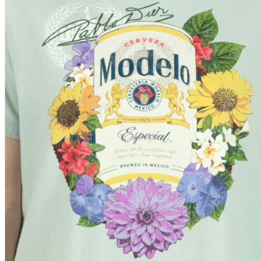 Modelo Women's Mint Green Floral Logo Tee Size Large New With Tags - Picture 2 of 6